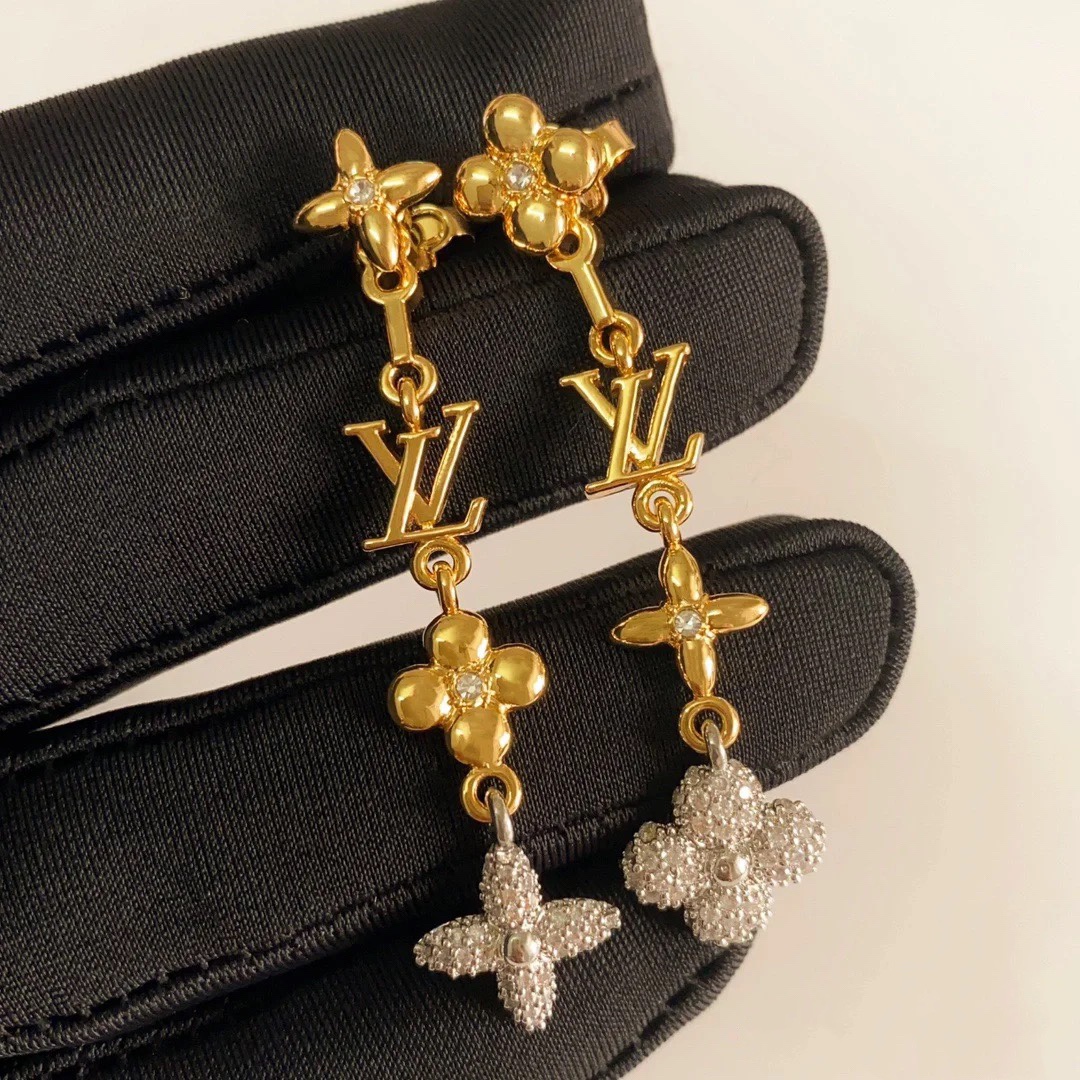 Louis Vuitton 2 Wear Ways Tassel Stud Earrings - Best Replica Jewelry™