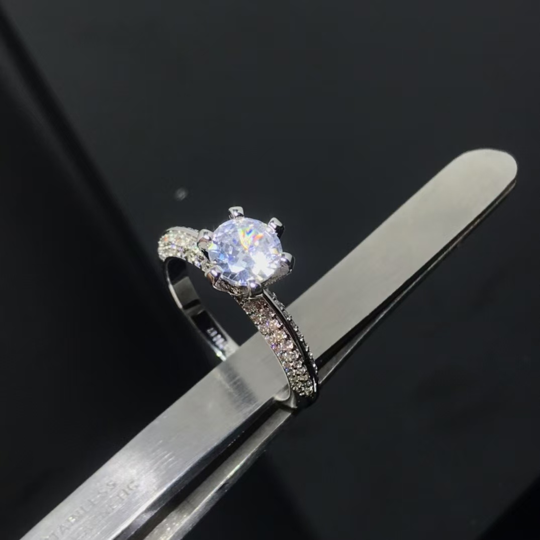 Tiffany Classic Single Diamond Ring - Best Replica Jewelry™