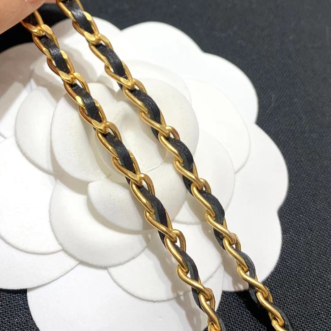 Chanel Perfume Bottle Necklace - Best Replica Jewelry™