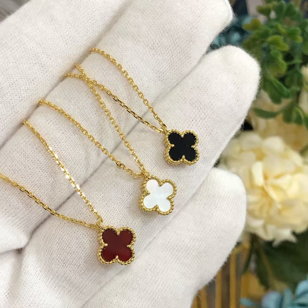 VCA Sweet Alhambra Pendant Necklace - Mini - Best Replica Jewelry™