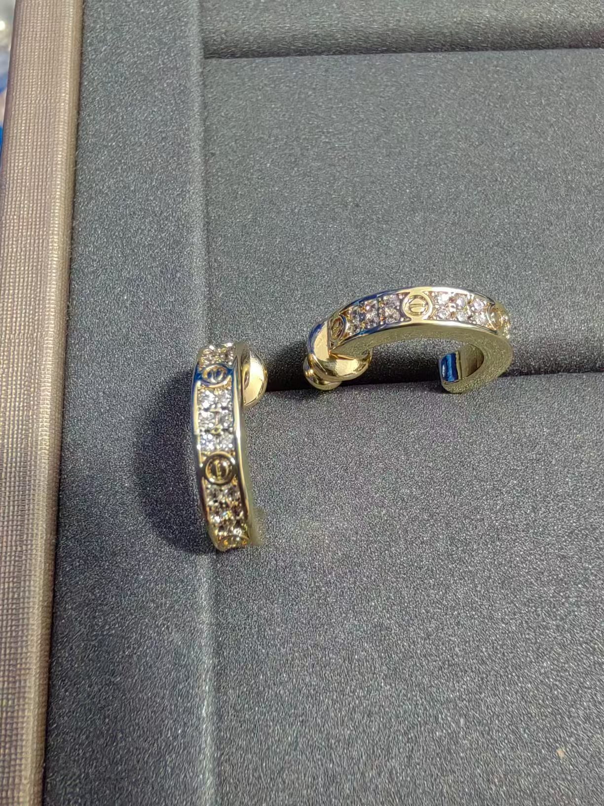 Cartier C Shape Earrings - Best Replica Jewelry™