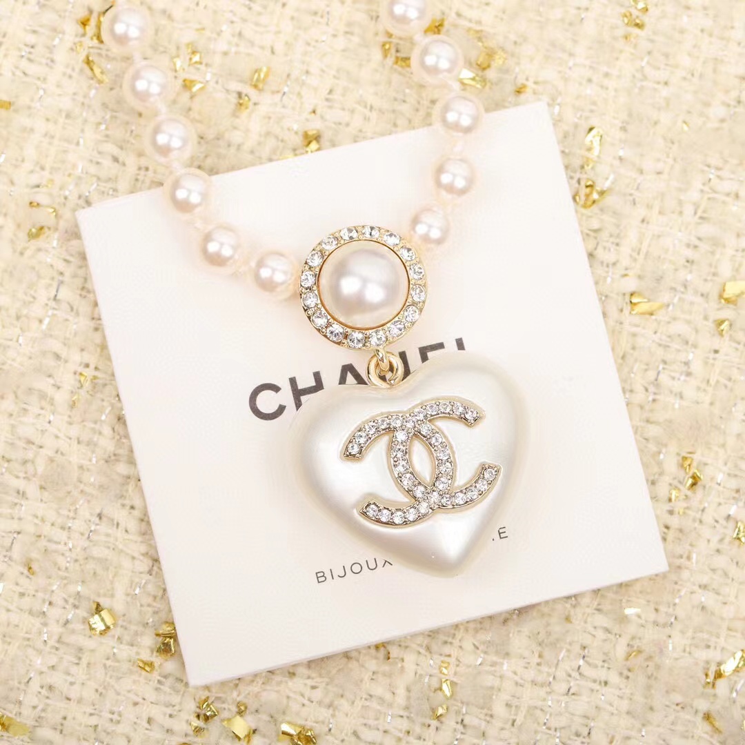 Chanel Princess Style Heart Pendant Pearl Necklace - Best Replica Jewelry™