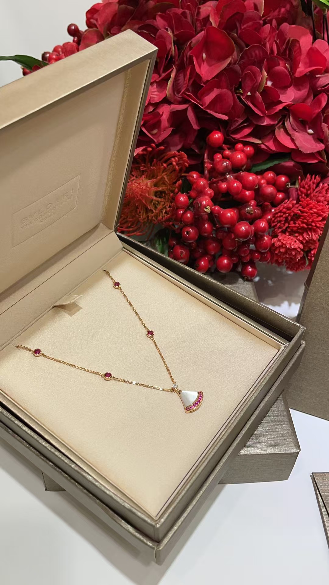 Bvlgari Divas' Dream Necklace - Best Replica Jewelry™