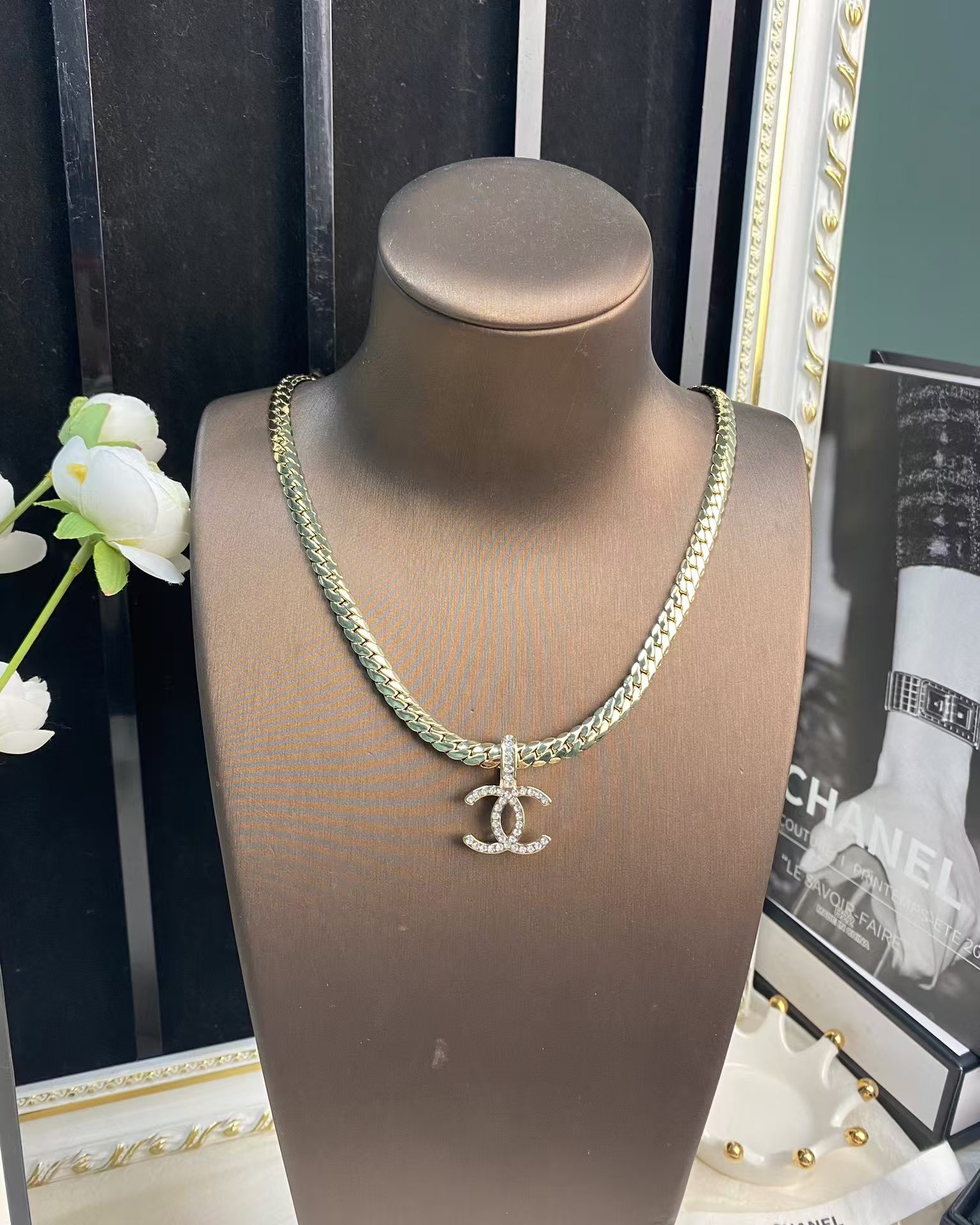 Chanel Chunky Flat Cuban Chain Necklace - Best Replica Jewelry™