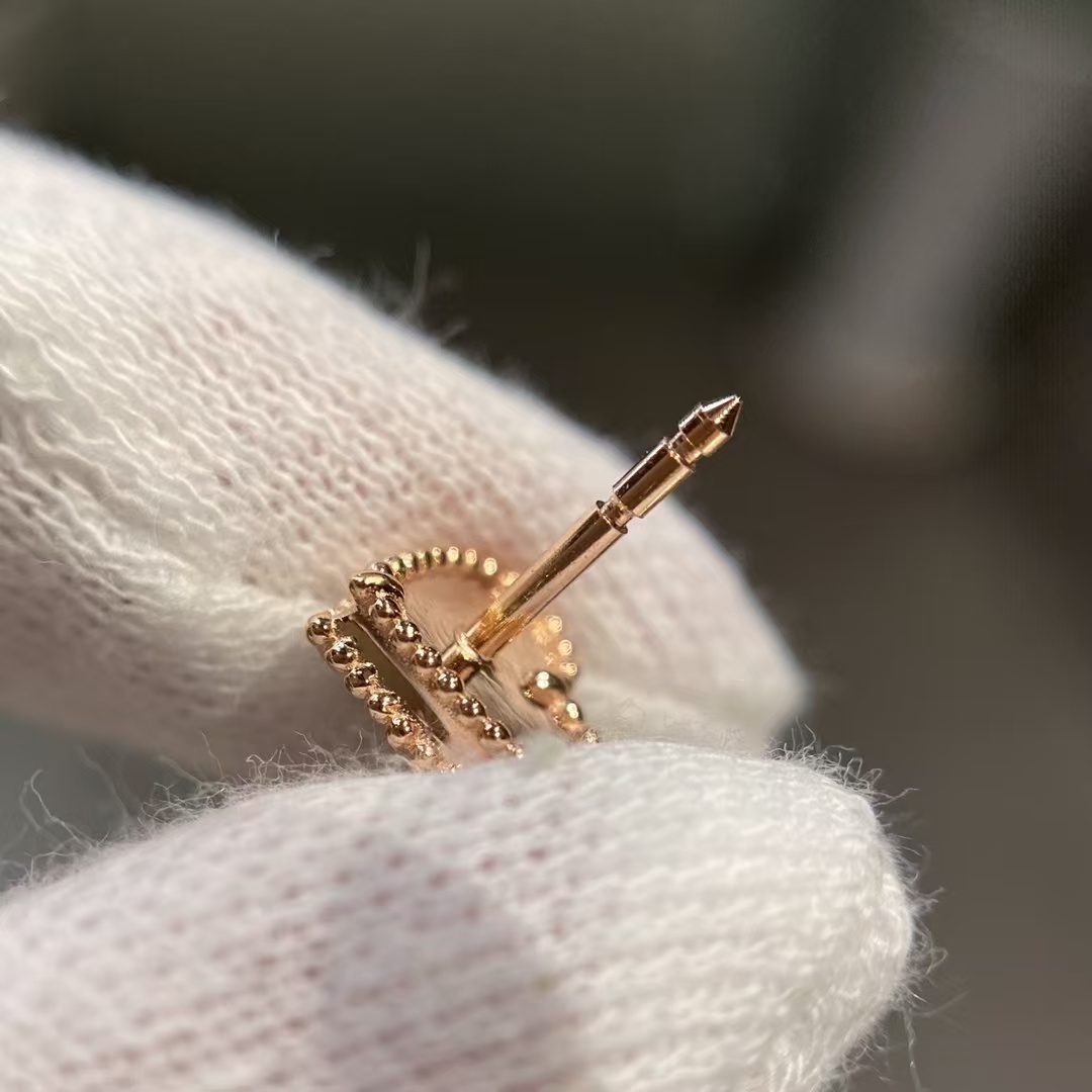 VCA Heart Stud Earrings - Best Replica Jewelry™