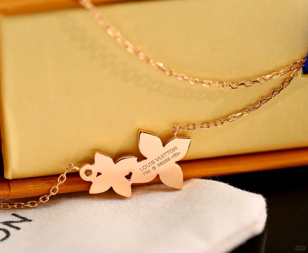 Louis Vuitton Idylle Blossom Pendant Necklace-Two Flowers - Best Replica Jewelry™