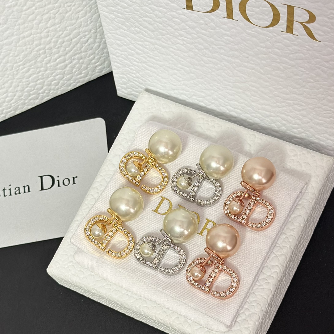 Dior Sweet CD Pearl Stud Earrings - Best Replica Jewelry™