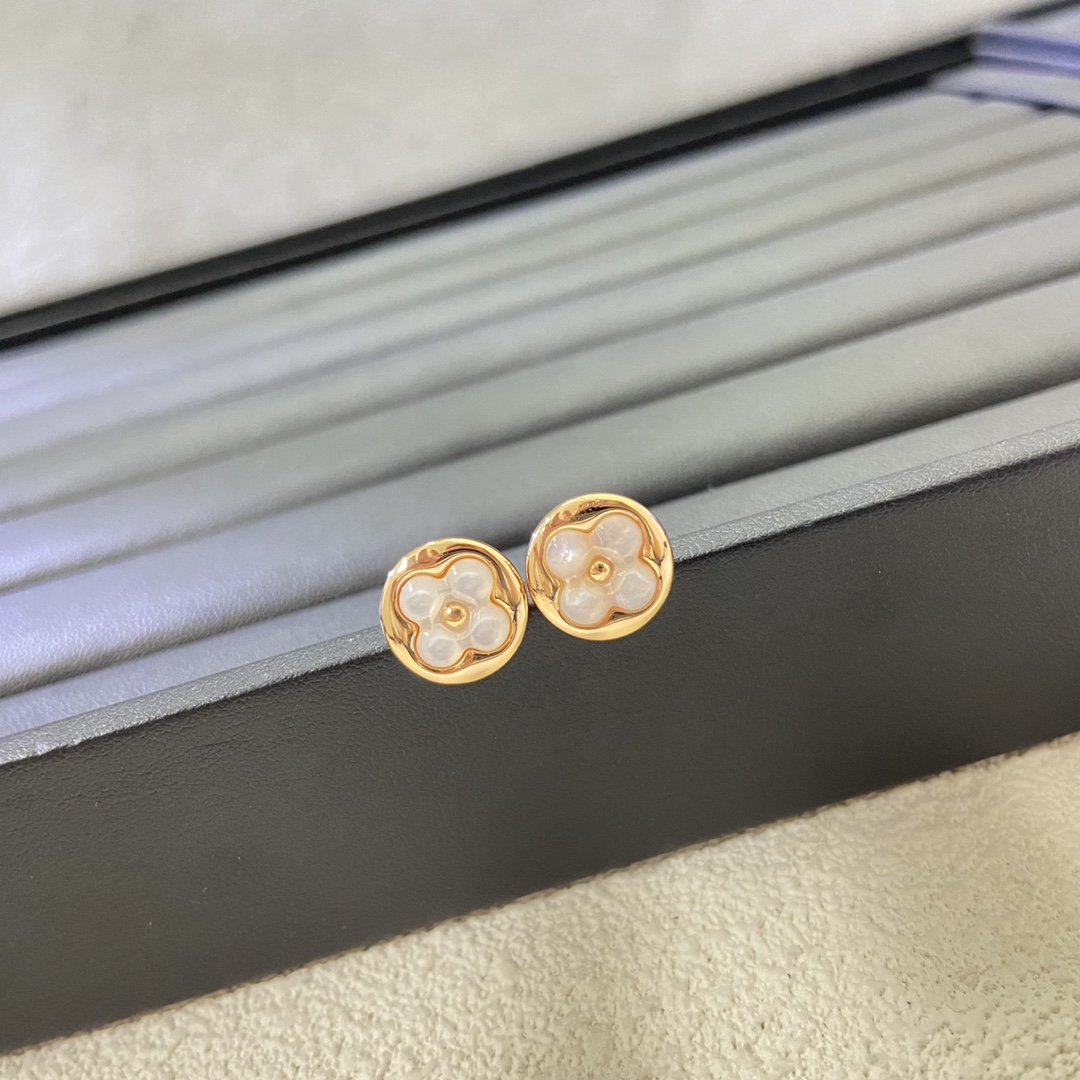 Louis Vuitton White Mother of Pearl Color Blossom Sun Ear Stud Earrings - Best Replica Jewelry™