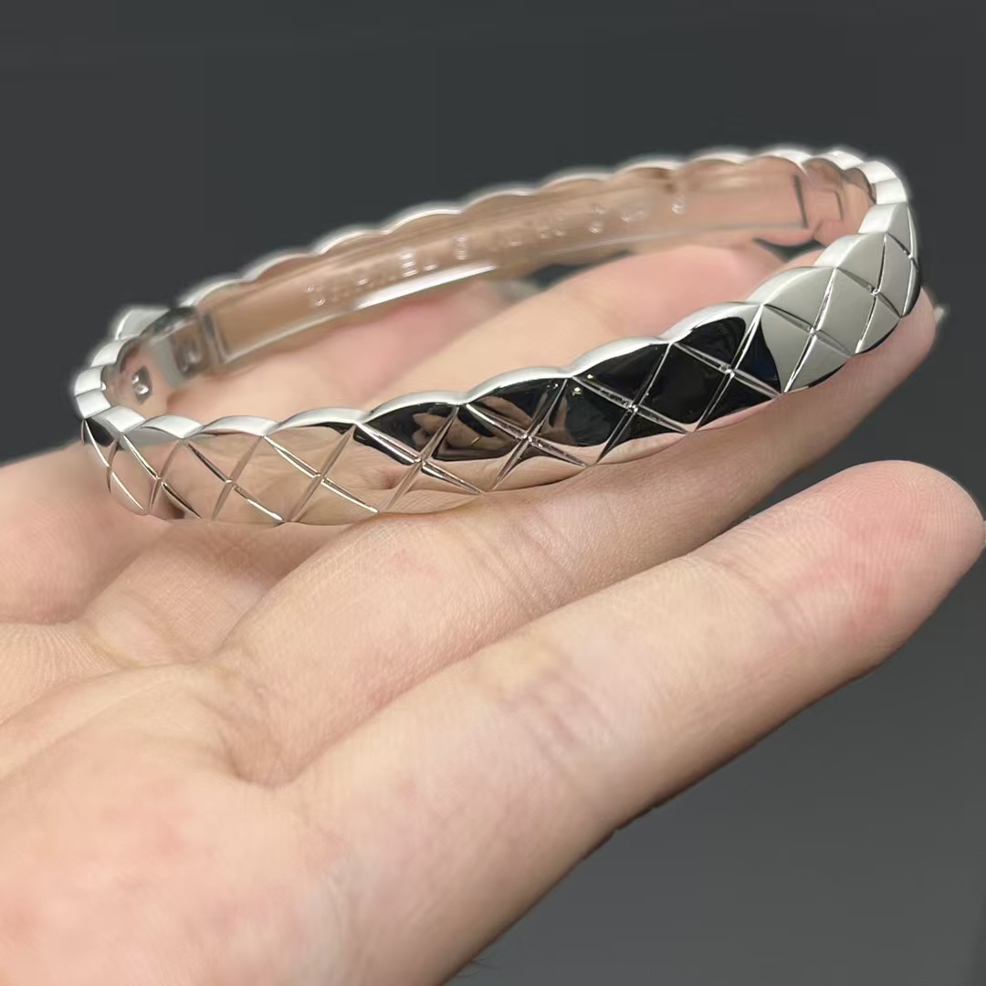 Chanel Coco Crush Bangle Bracelet - Best Replica Jewelry™