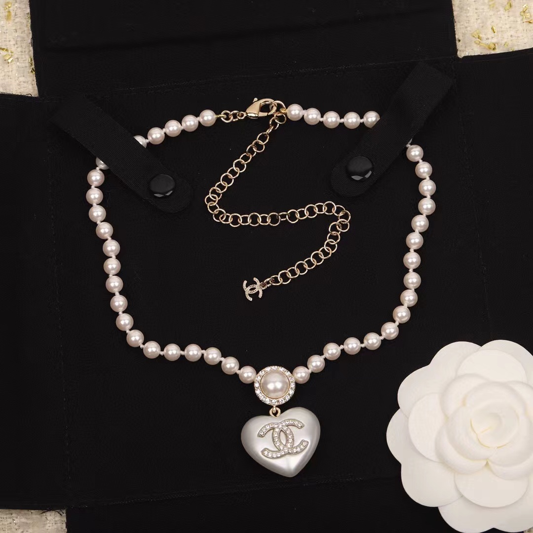 Chanel Princess Style Heart Pendant Pearl Necklace - Best Replica Jewelry™