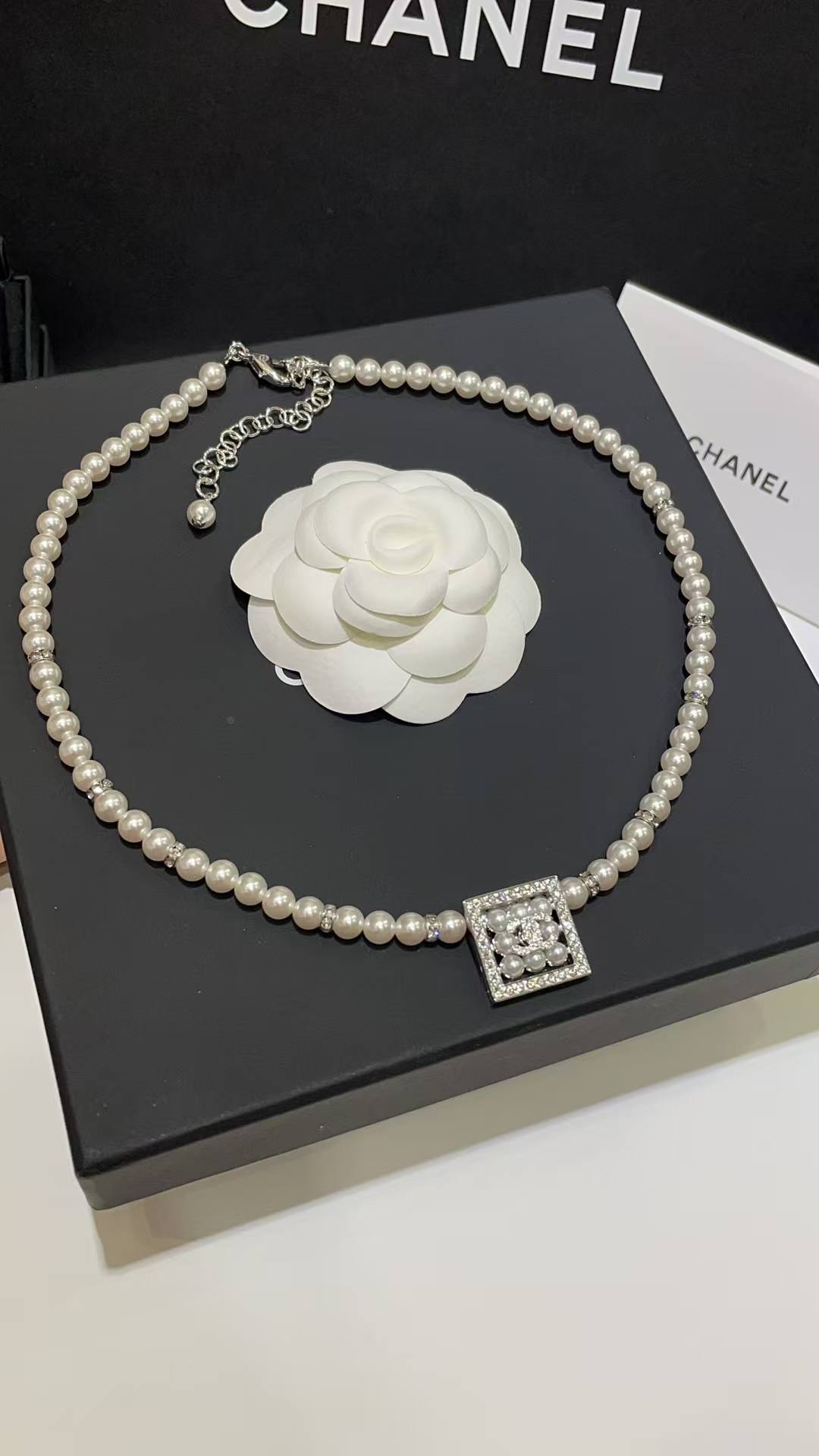Chanel Square Pendant Pearl Necklace - Best Replica Jewelry™