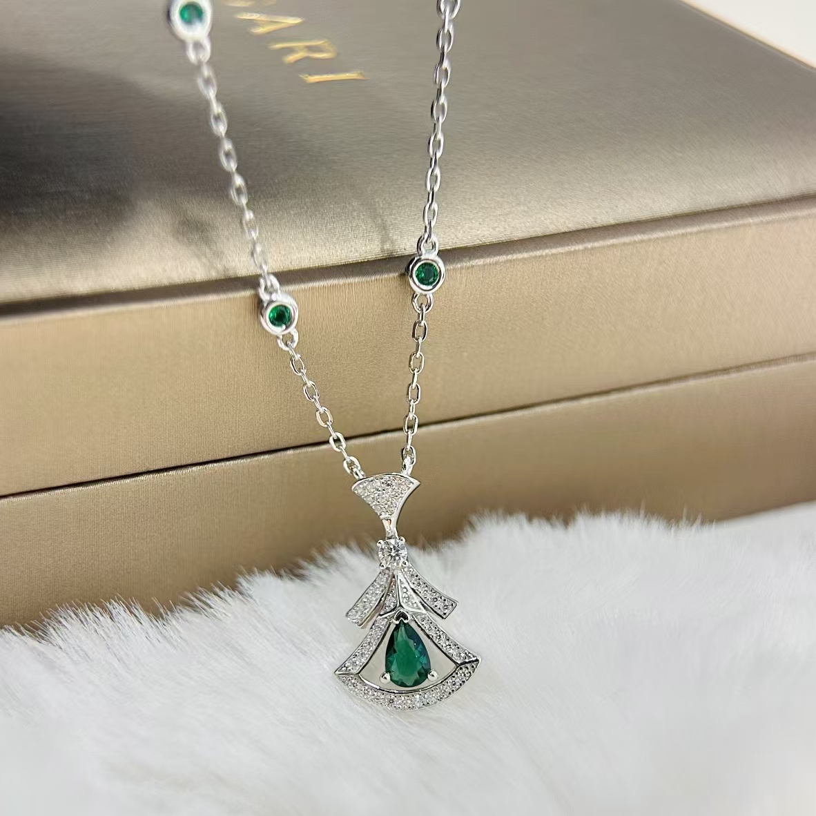 Bvlgari Divas' Dream Necklace - Best Replica Jewelry™