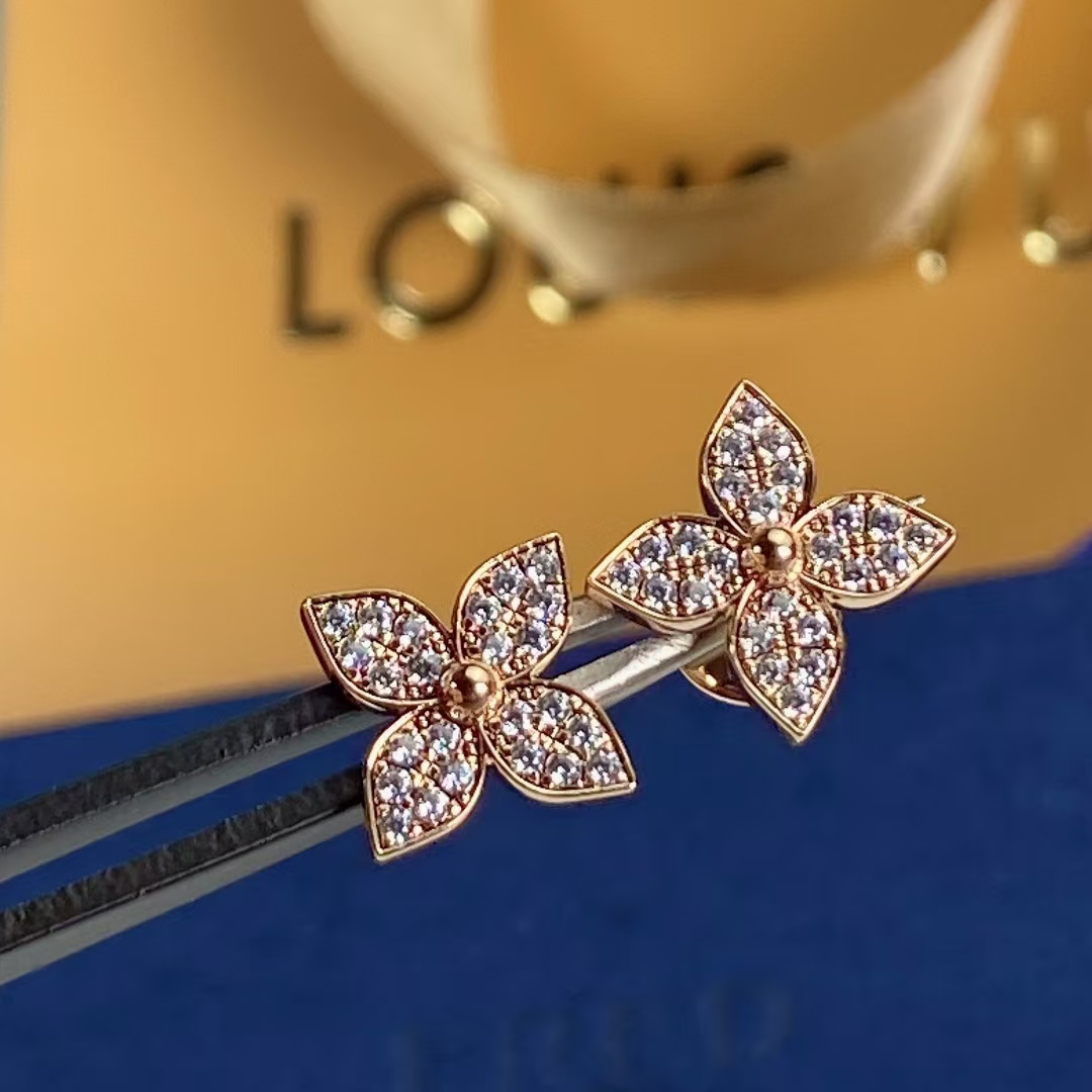 Louis Vuitton Diamond Flower Stud Earrings - Best Replica Jewelry™