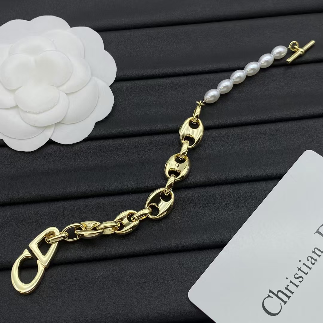 Dior Pearl and Chain Bracelet - Best Replica Jewelry™