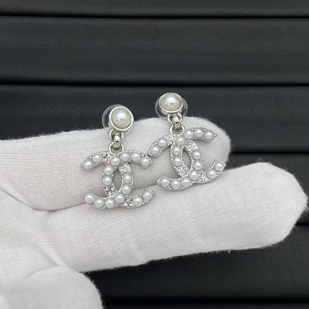 Chanel Pearl Double C Earrings - Best Replica Jewelry™
