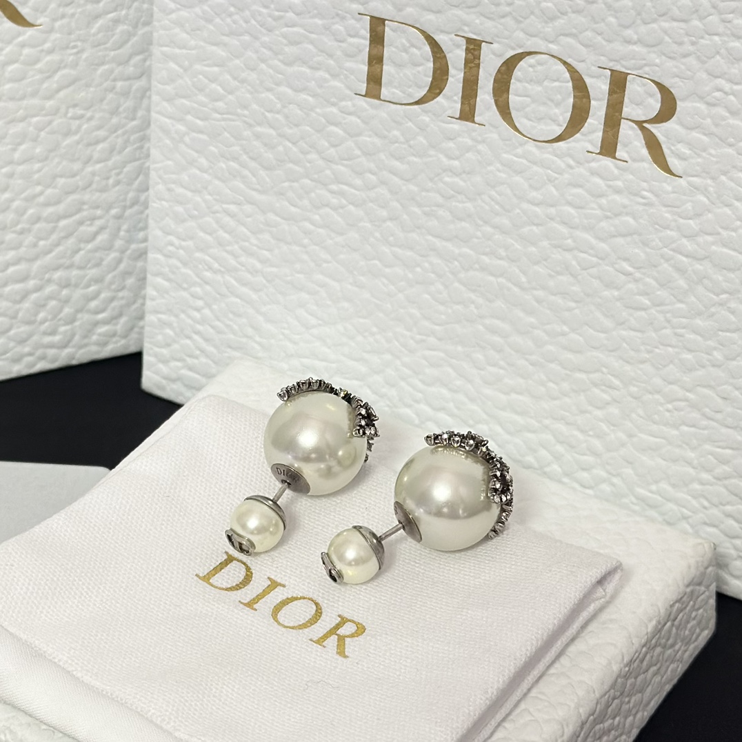 Dior Butterfly Paved on Pearl Stud Earrings - Best Replica Jewelry™