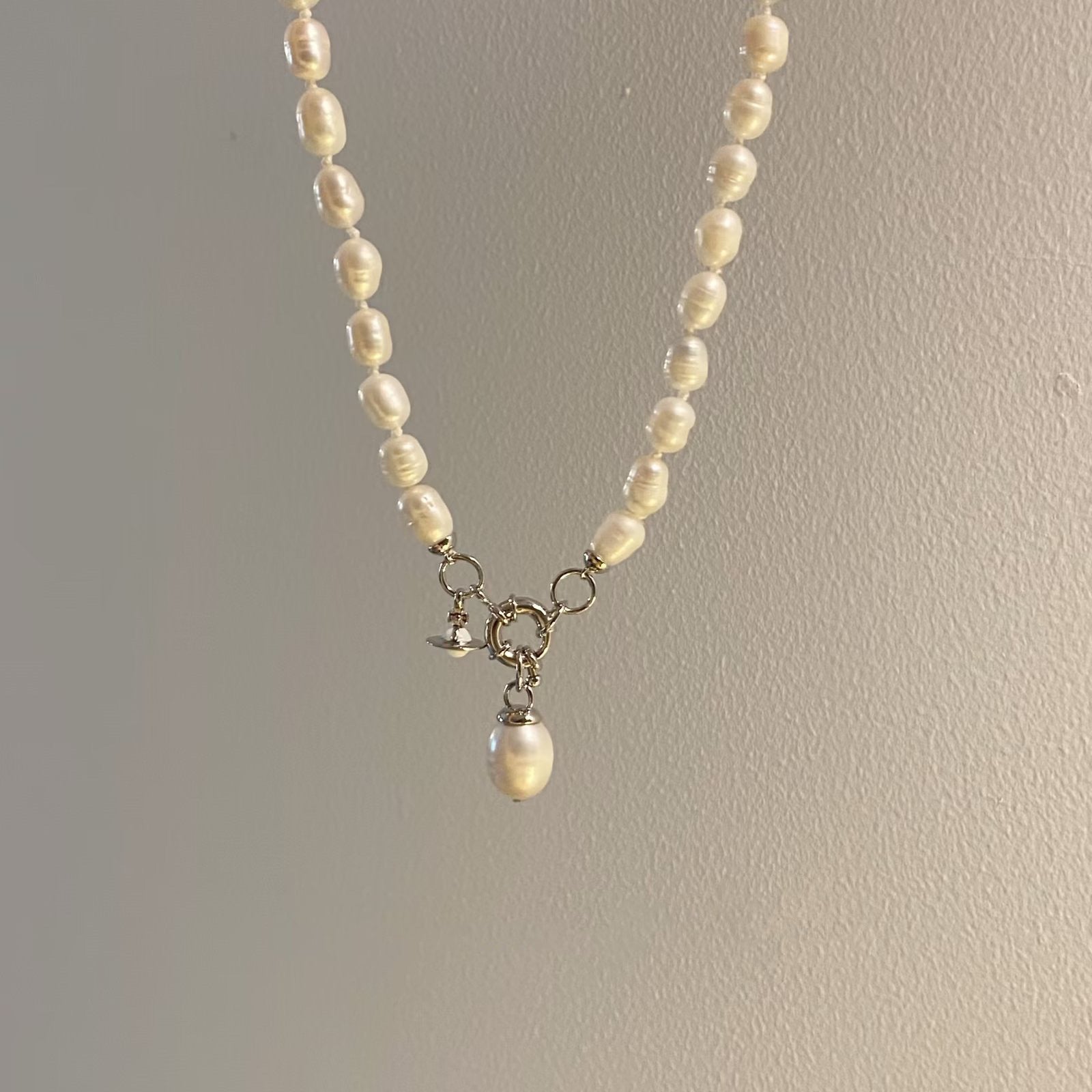 Vivienne Westwood Teardrop Pearl Charm Pendant Necklace - Best Replica Jewelry™