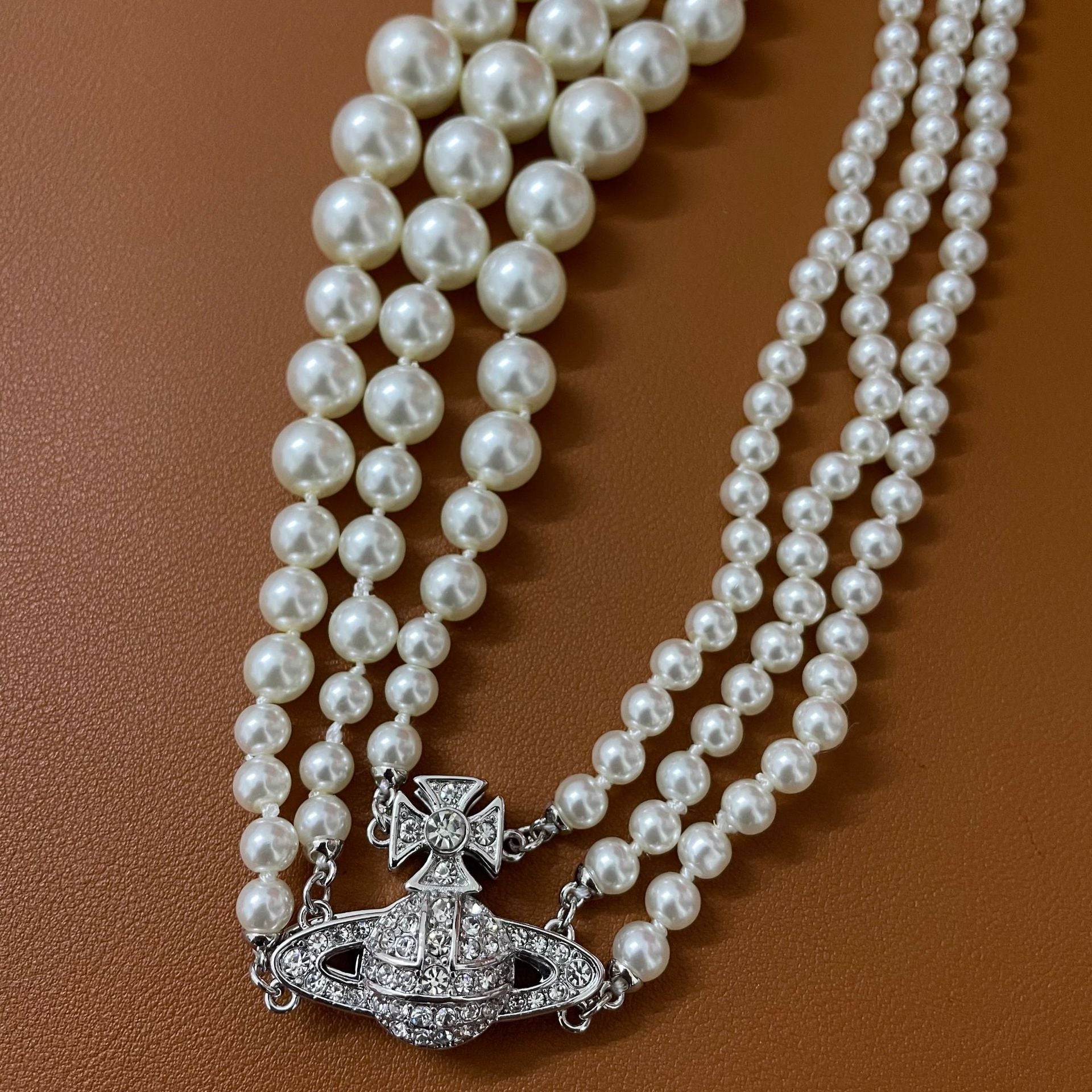 Vivienne Westwood Triple Pearl Necklace - Best Replica Jewelry™