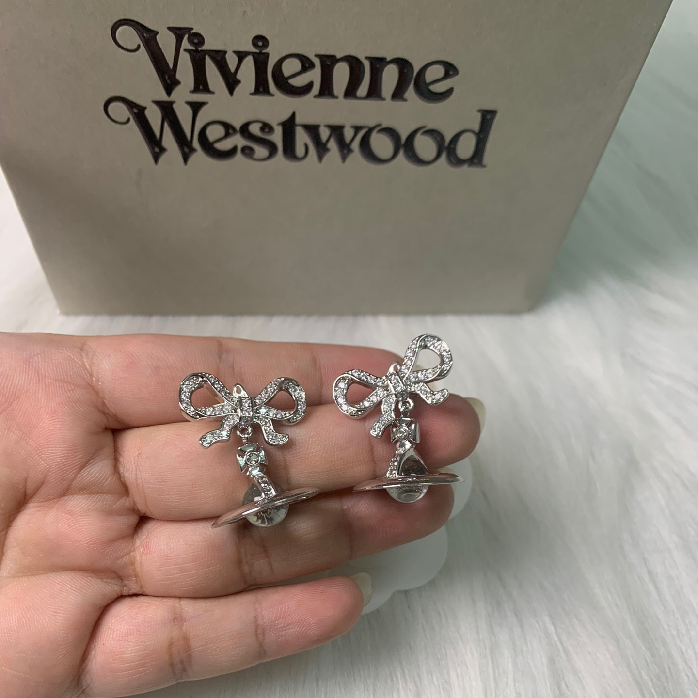 Vivienne Westwood Bowknot Crystal Saturn Earrings - Best Replica Jewelry™