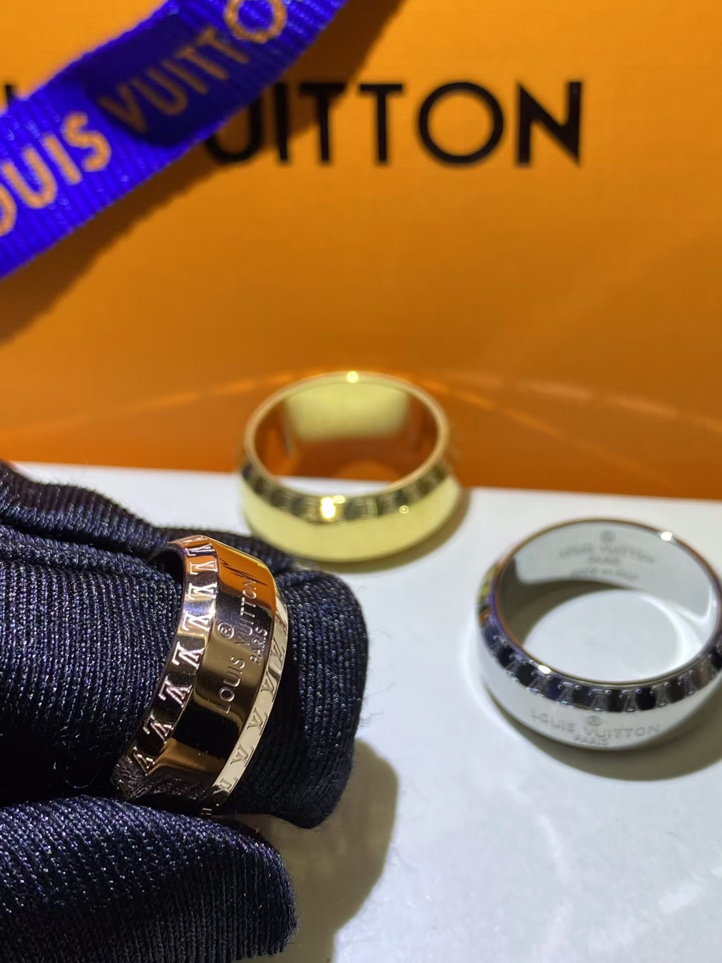Louis Vuitton Unisex Wide Ring - Best Replica Jewelry™