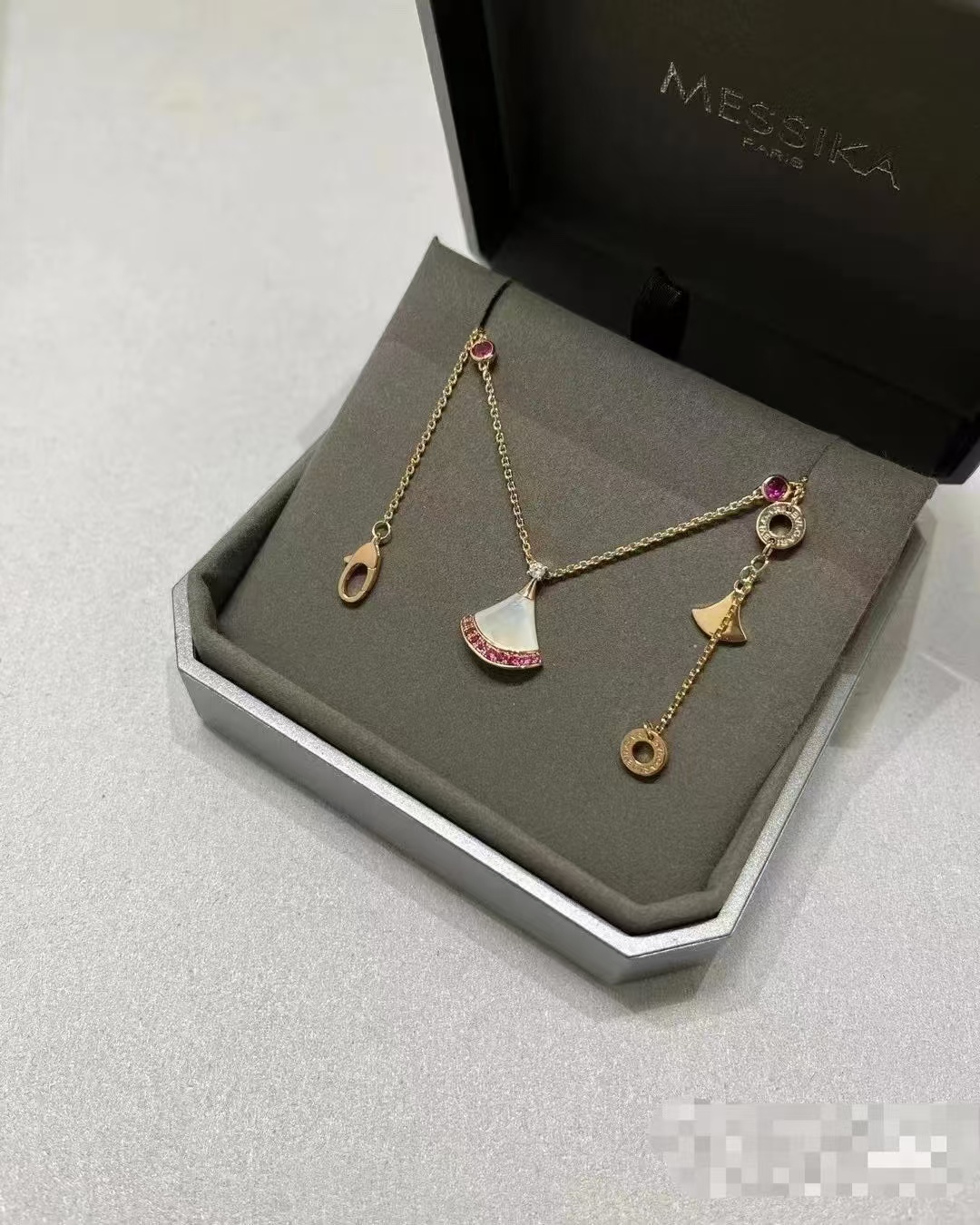 Bvlgari Divas' Dream Necklace - Best Replica Jewelry™