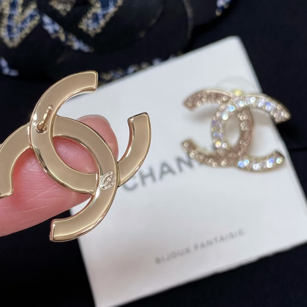 Chanel Single C Paved Diamond Earrings - Best Replica Jewelry™