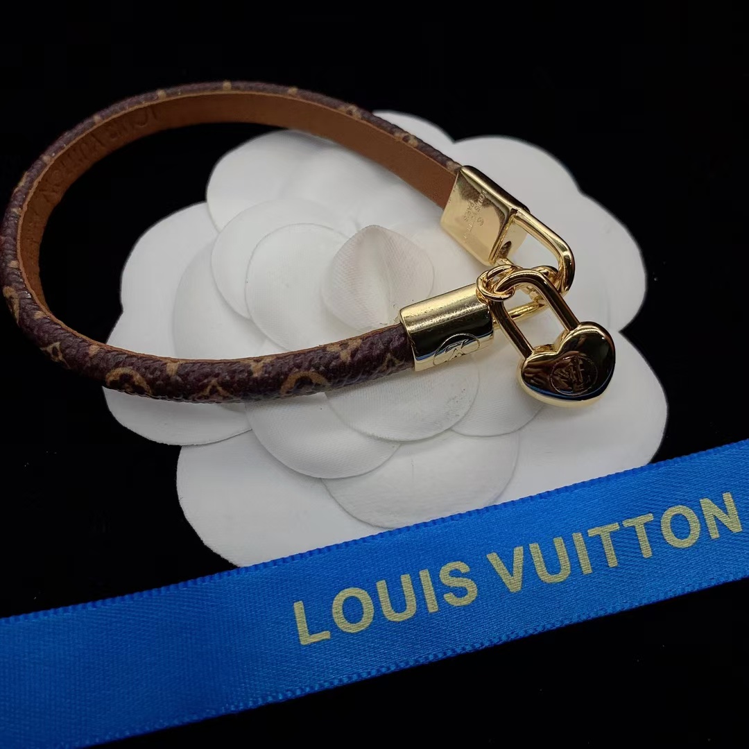 Louis Vuitton Heart Lock Charm Bracelet - Best Replica Jewelry™