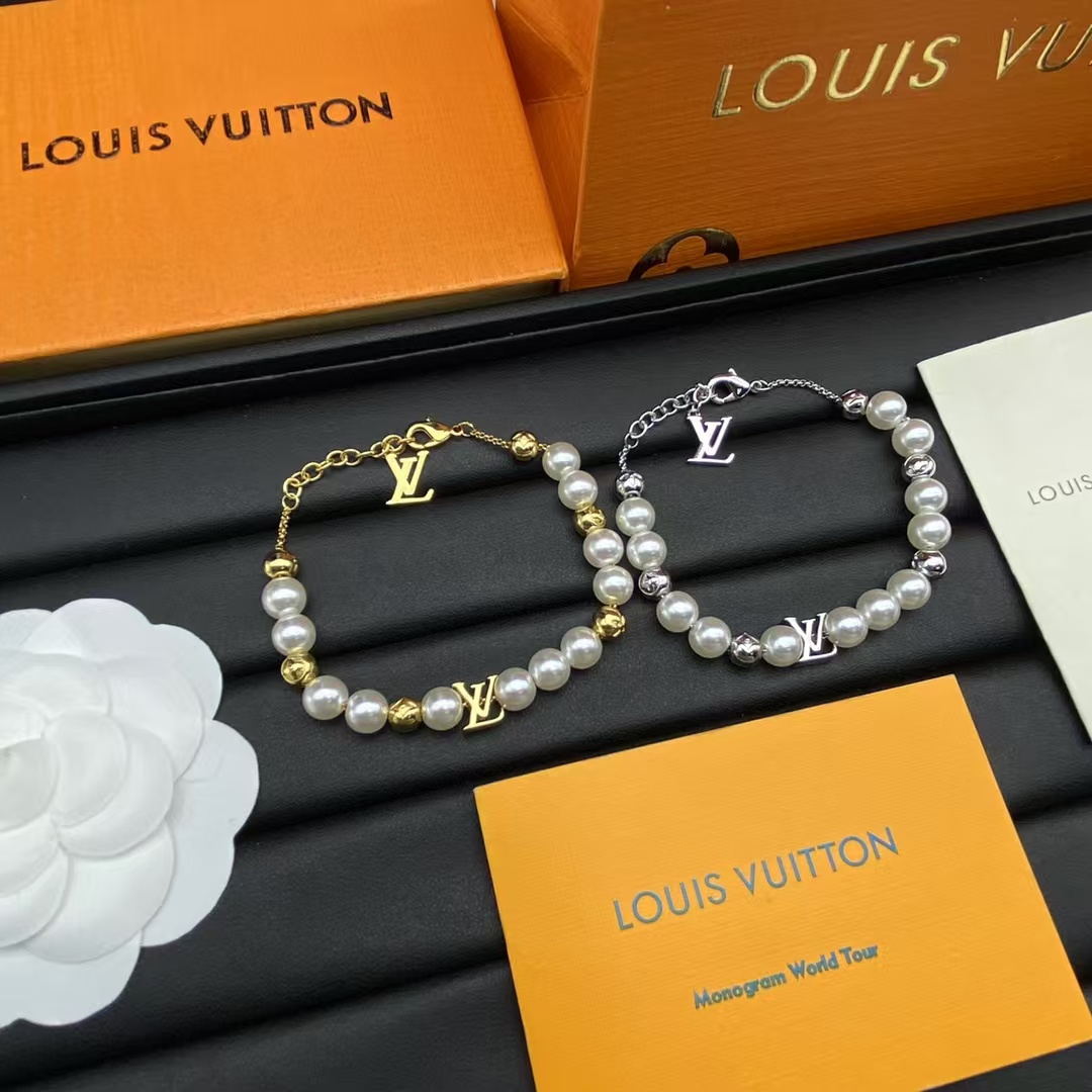 Louis Vuitton Pearl Bracelet - Best Replica Jewelry™