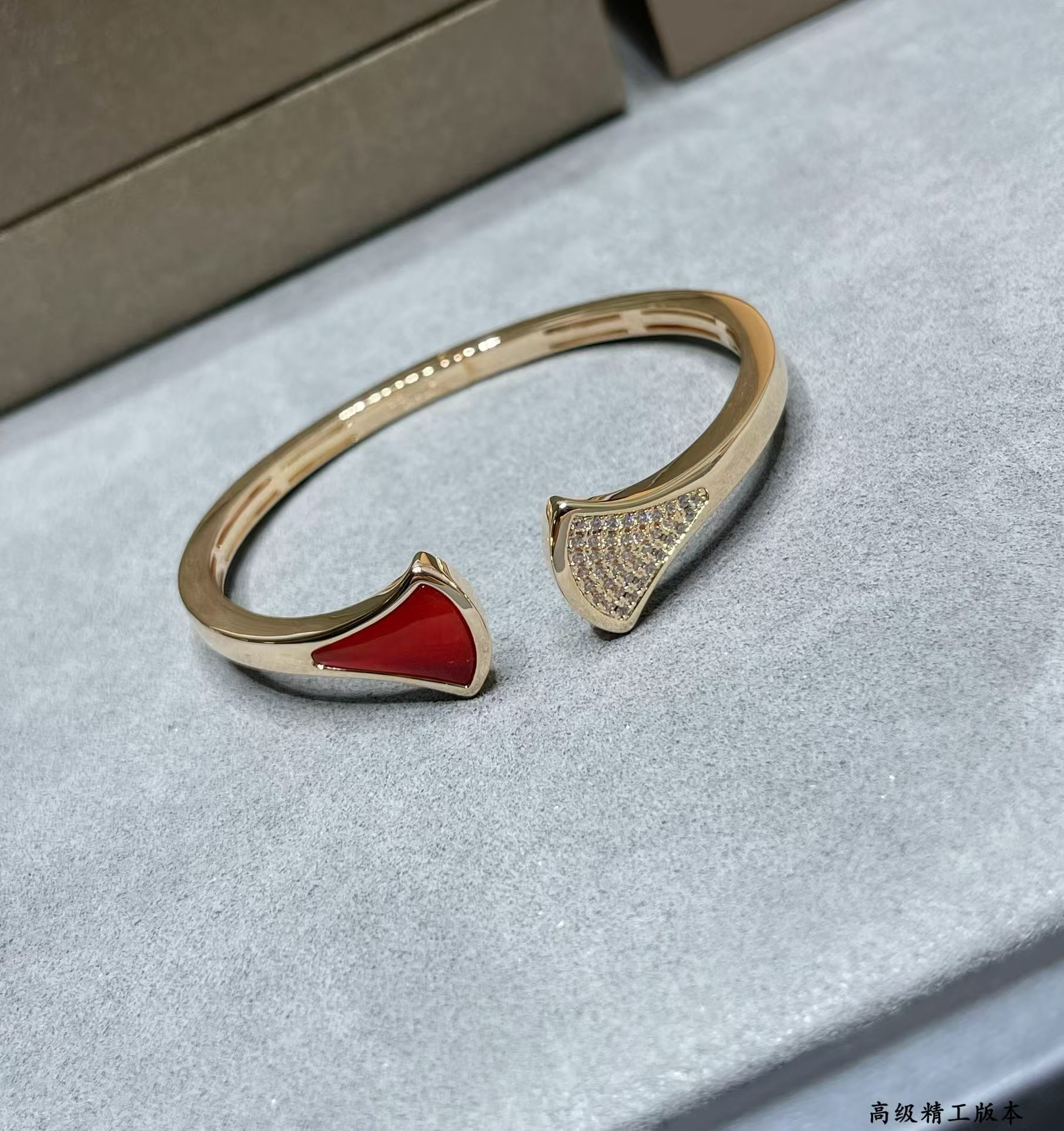 Bvlgari Divas’ Dream Bracelet Bangle - Best Replica Jewelry™