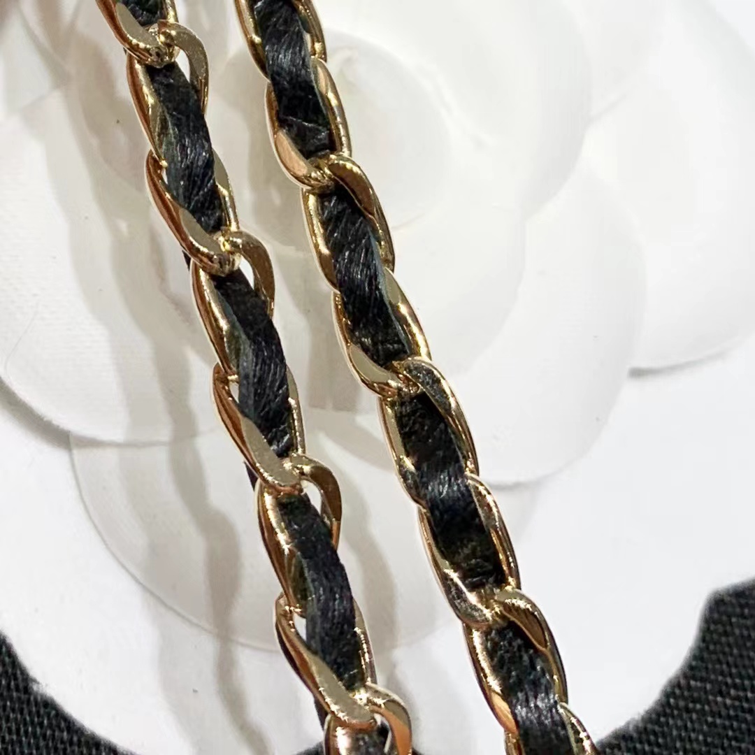 Chanel Perfume Bottle Necklace - Best Replica Jewelry™