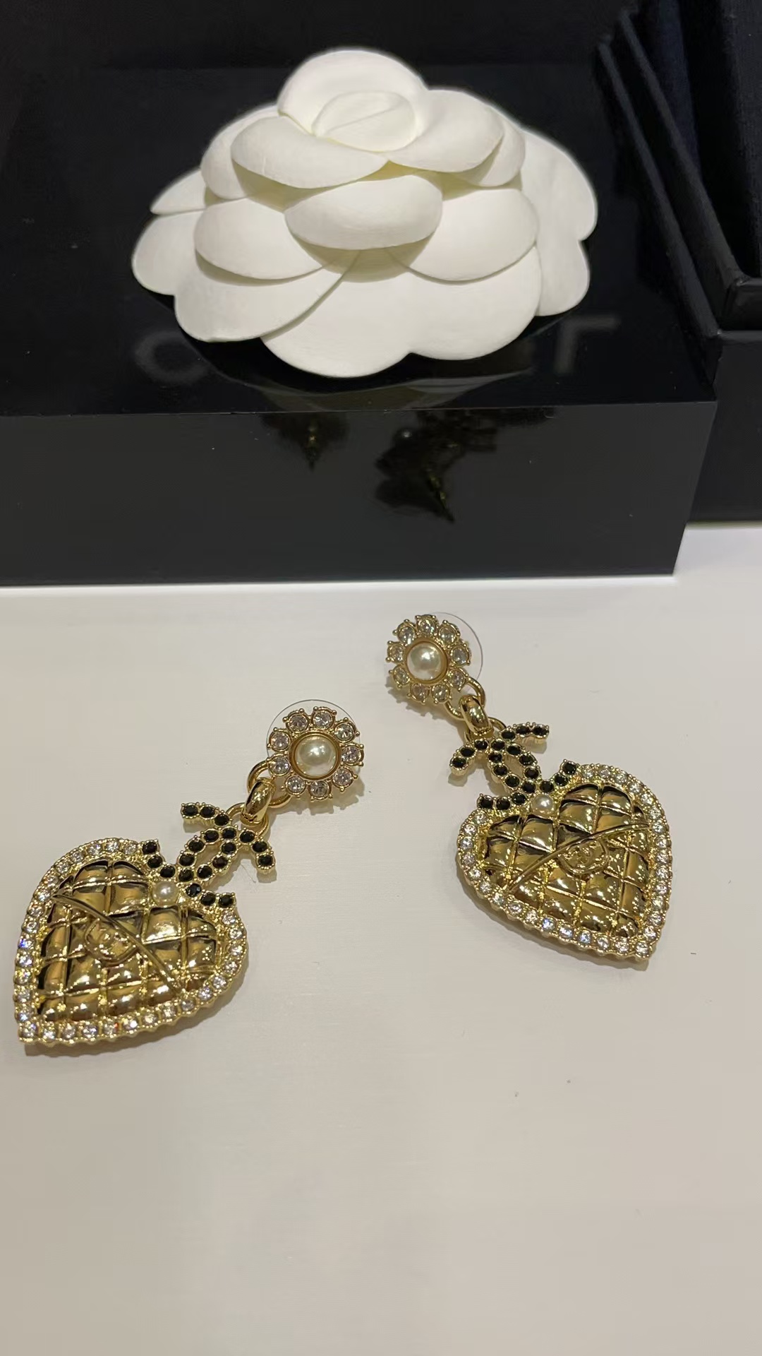 Chanel Love Heart Dangle Earrings - Best Replica Jewelry™