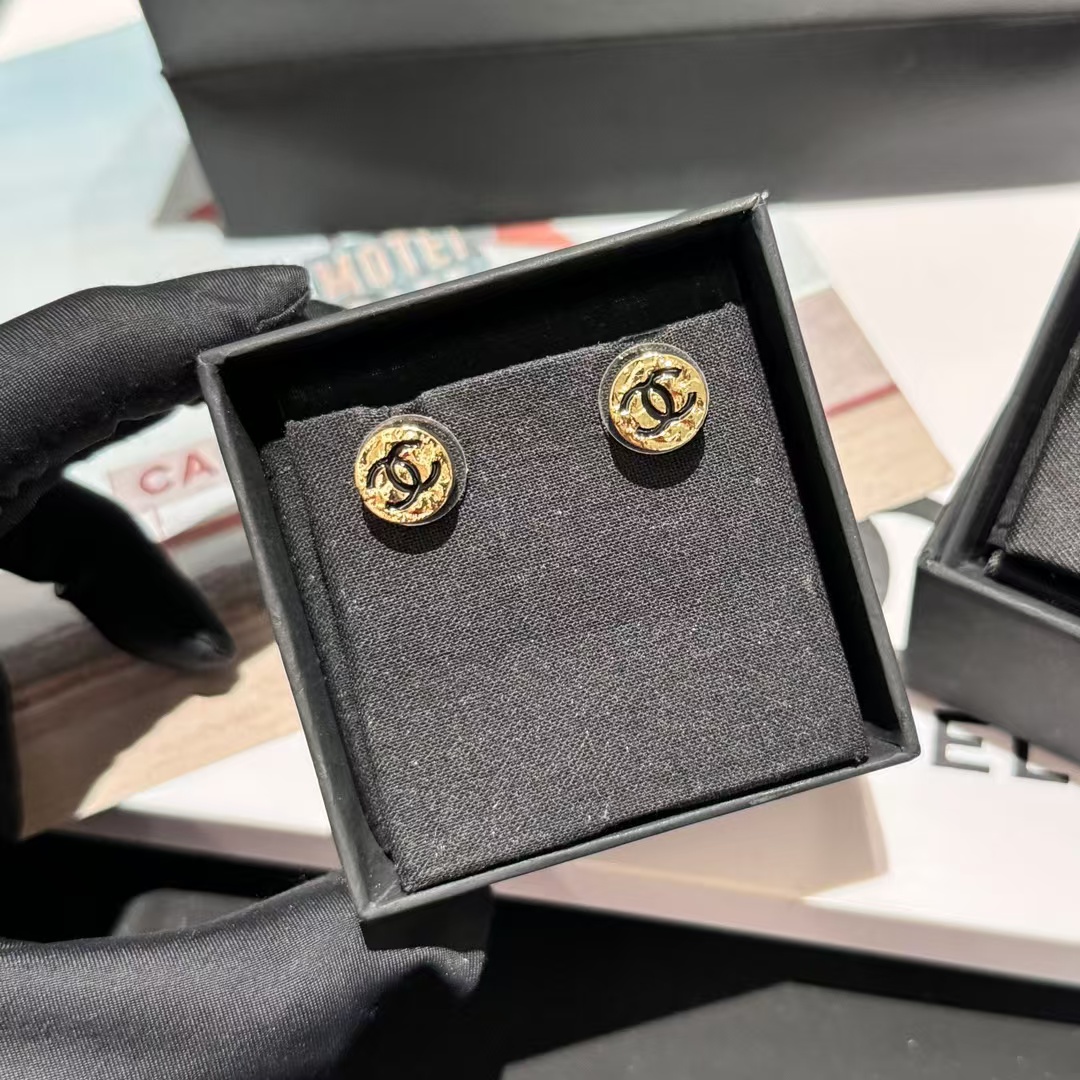 Chanel Round Stud Earrings - Best Replica Jewelry™
