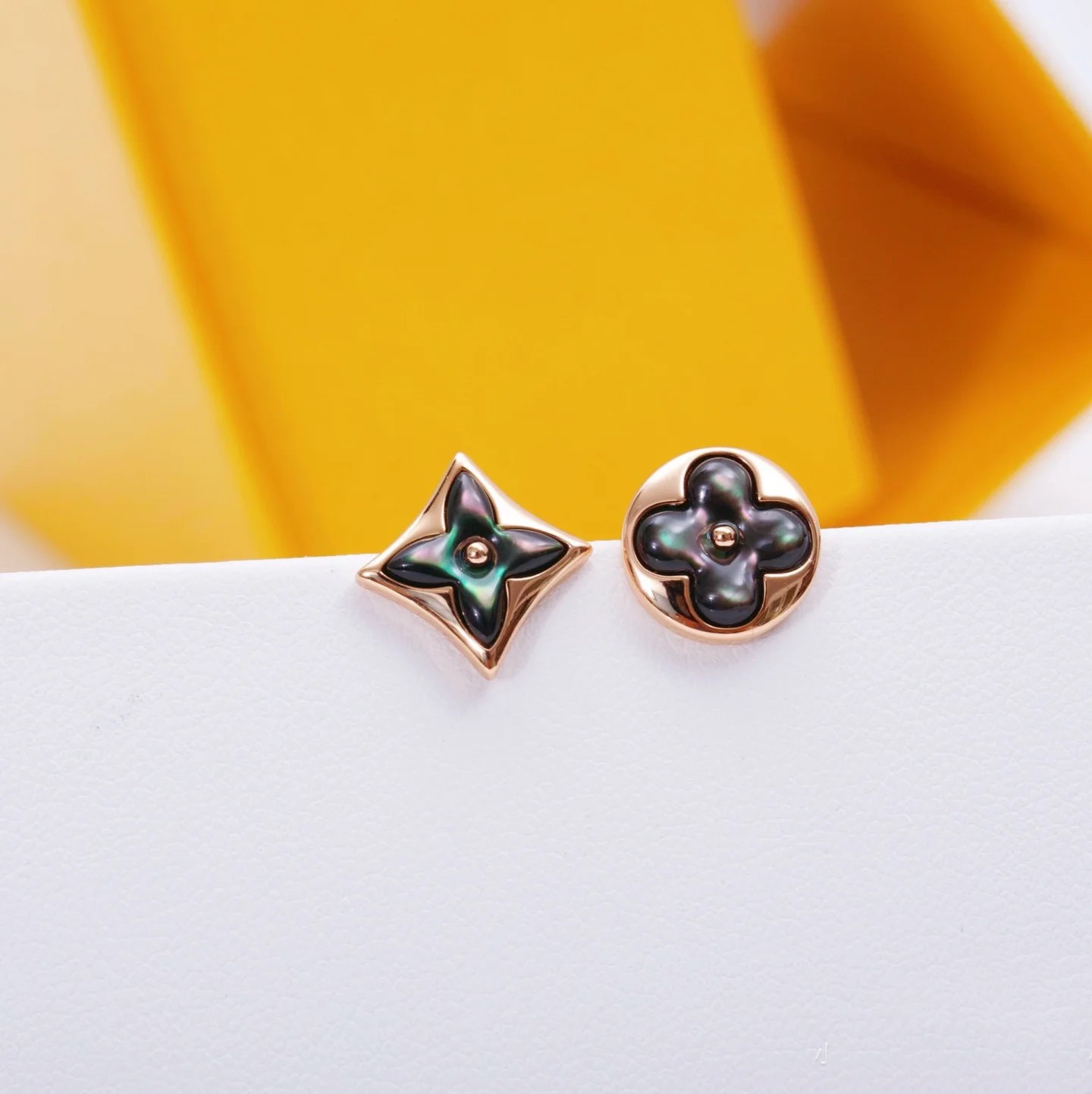 Louis Vuitton Asymmetrical Rose Gold Stud Earrings - Best Replica Jewelry™