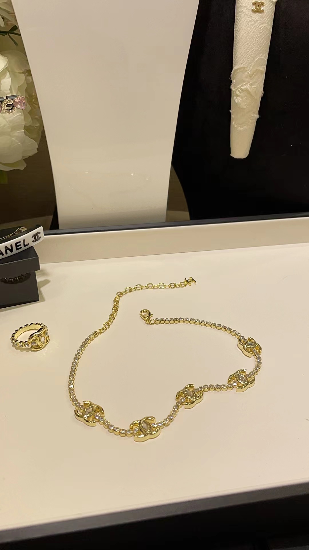 Chanel Jennie Celebrity Style Choker Necklace - Best Replica Jewelry™