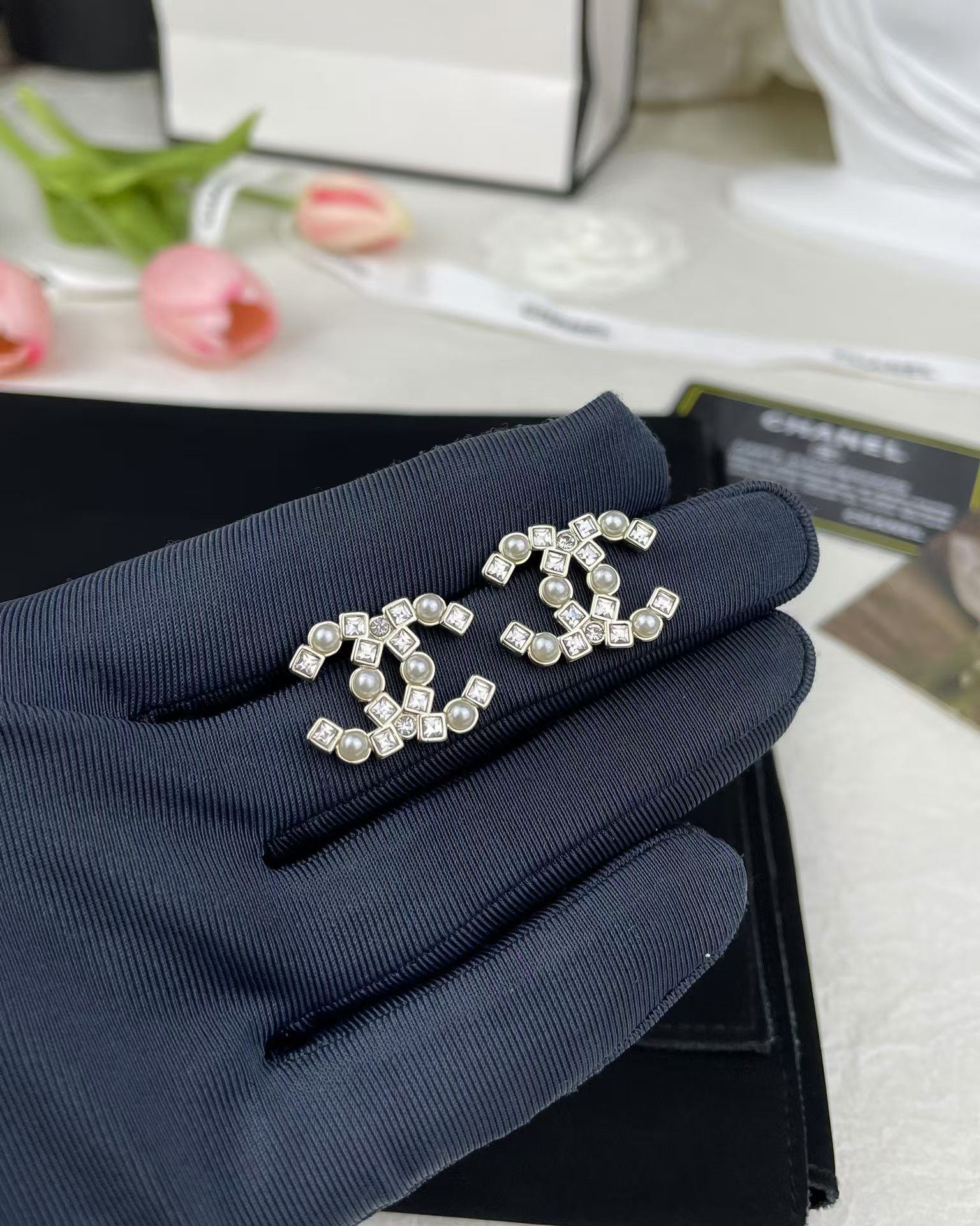 Chanel Pearl and Diamond Paved Earring Stud - Best Replica Jewelry™