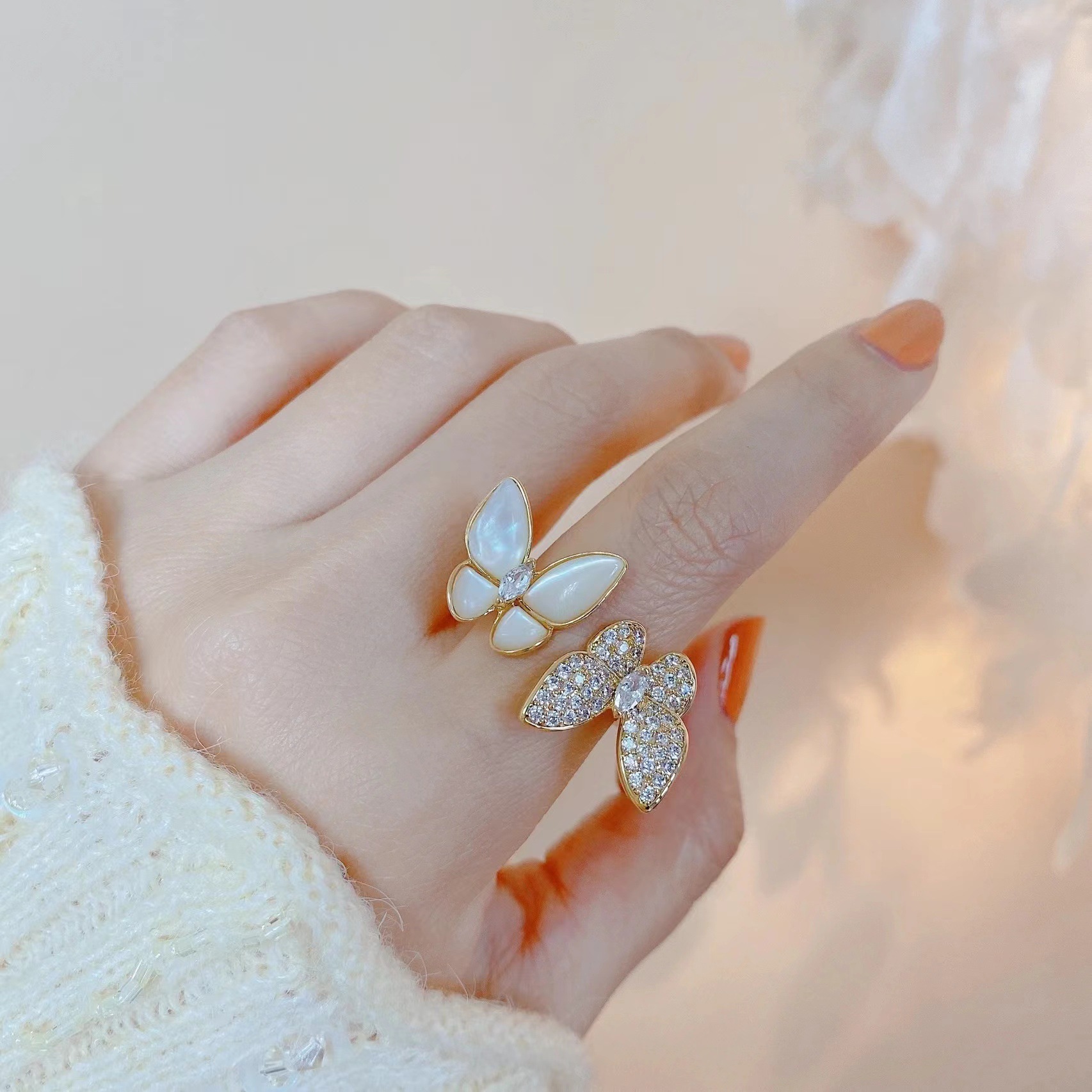 VCA Two Butterfly Between Finger Ring - Best Replica Jewelry™