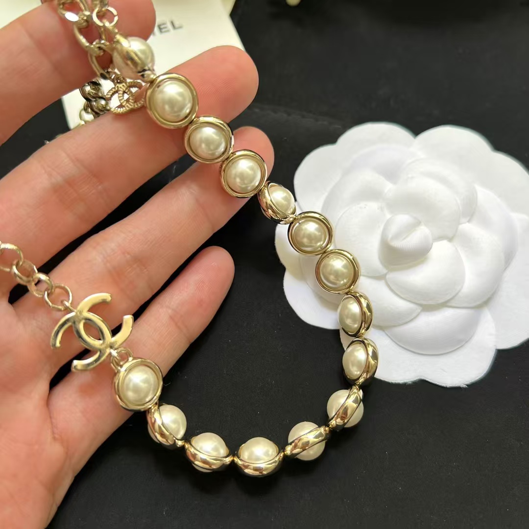 Chanel Half Chain Half Ehancered Pearl Necklace - Best Replica Jewelry™