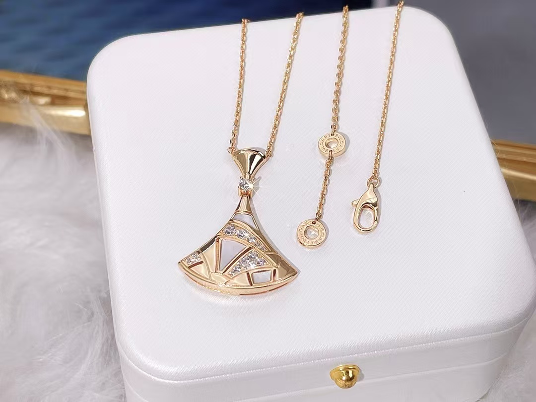 Bvlgari Divas' Dream Necklace - Best Replica Jewelry™