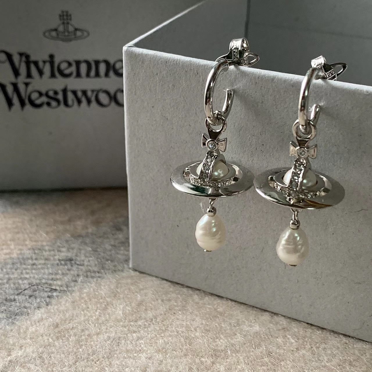 Vivienne Westwood Baroque Pearl Drop Saturn Earring - Best Replica Jewelry™