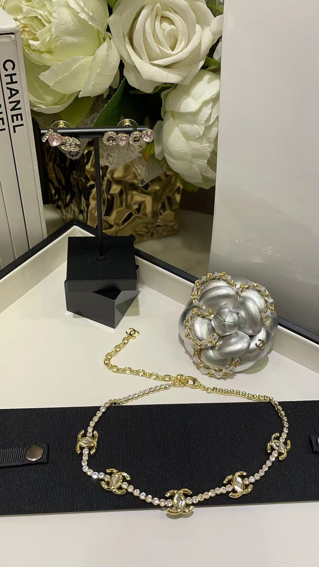 Chanel Jennie Celebrity Style Choker Necklace - Best Replica Jewelry™