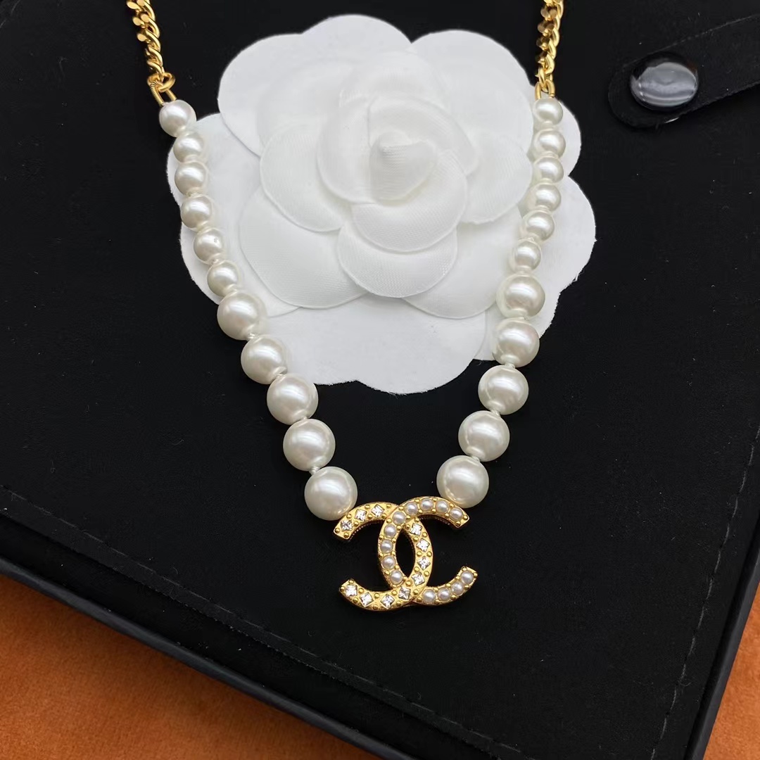 Chanel Half Pearl Half Chain Double C Pendant Necklace - Best Replica Jewelry™