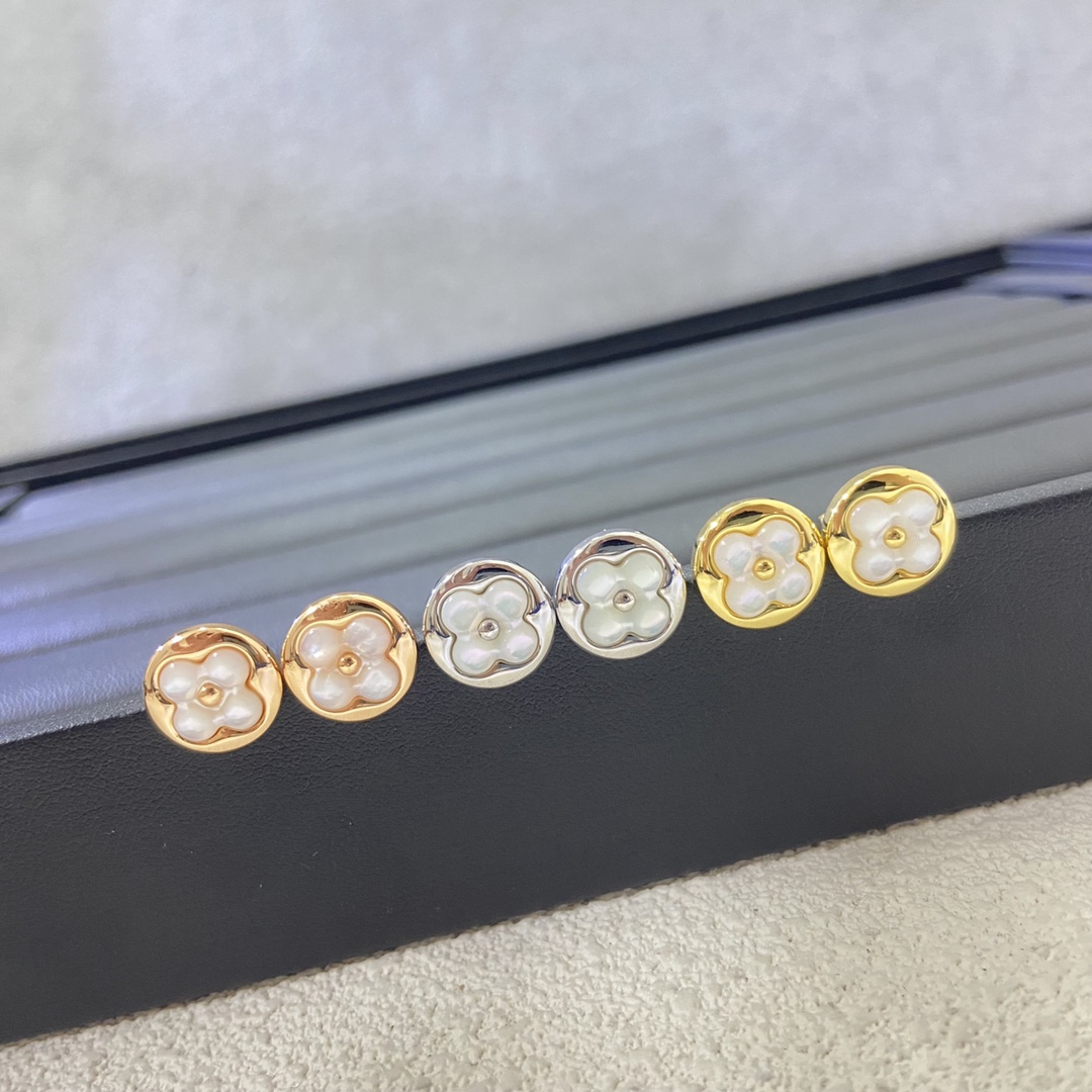 Louis Vuitton White Mother of Pearl Color Blossom Sun Ear Stud Earrings - Best Replica Jewelry™