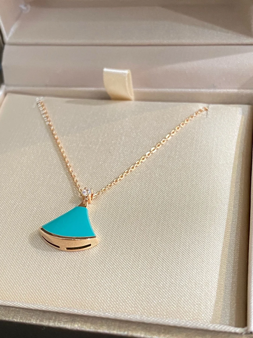 Bvlgari Divas' Dream Necklace - Best Replica Jewelry™