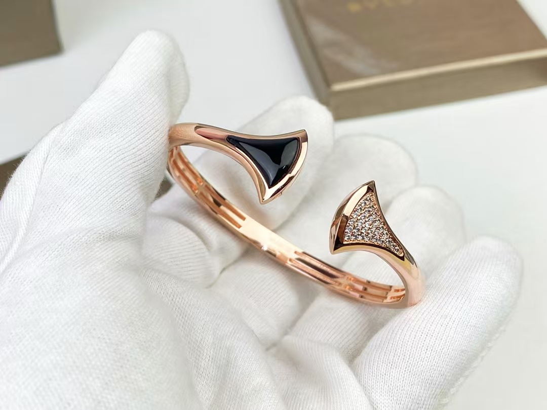 Bvlgari Divas' Dream Open Cuff Bangle Bracelet in Rose Gold - Best Replica Jewelry™