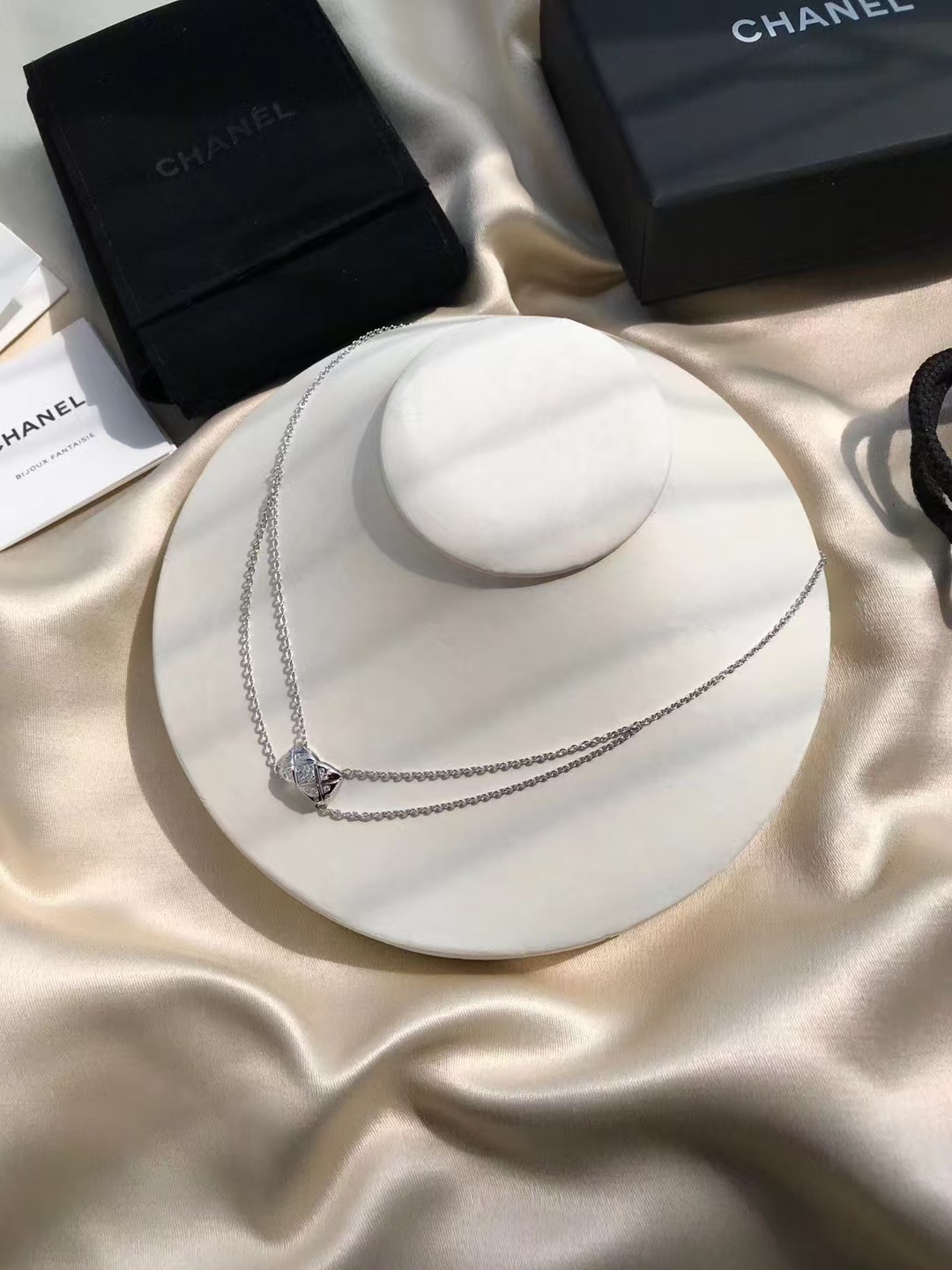 Chanel Coco Crush White Gold Necklace - Best Replica Jewelry™