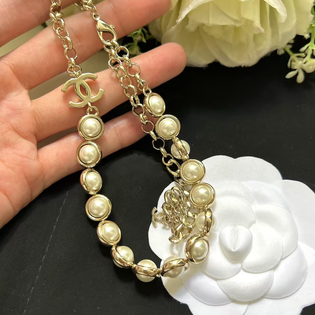 Chanel Half Chain Half Ehancered Pearl Necklace - Best Replica Jewelry™
