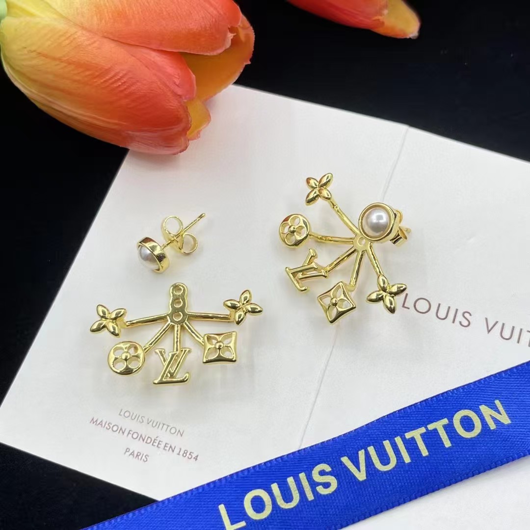 Louis Vuitton Stud Earrings - Best Replica Jewelry™