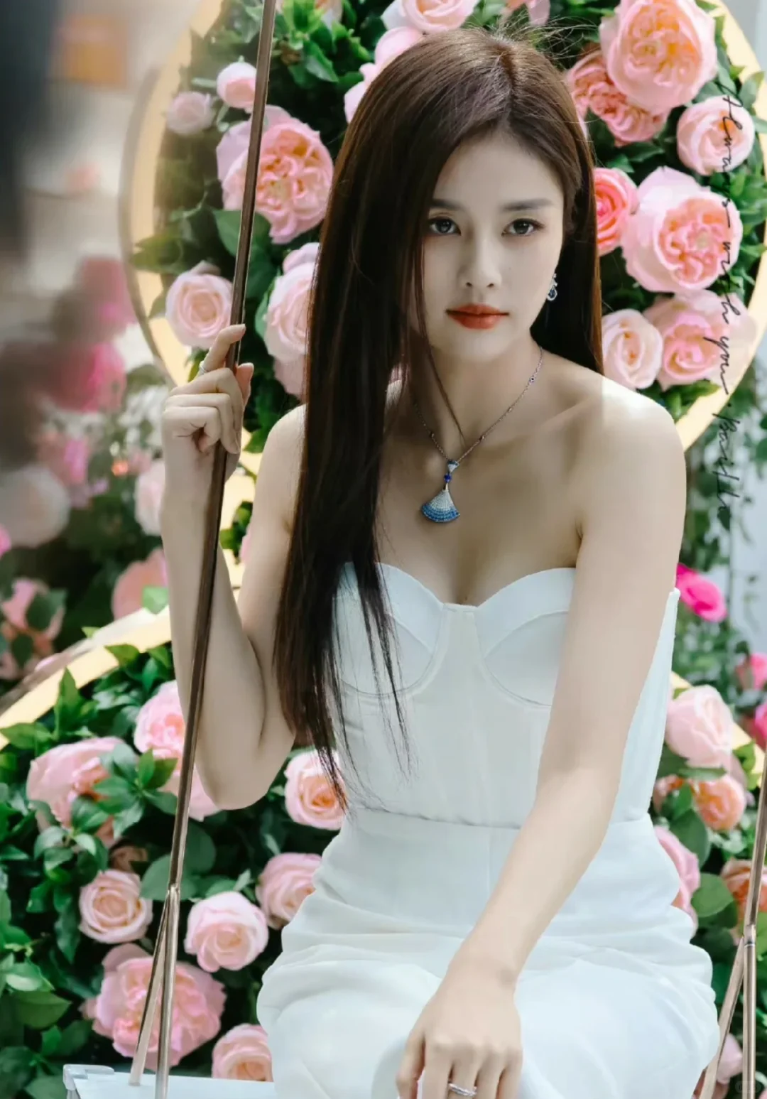 Bvlgari Divas’ Dream Earrings - Navy Teardrop Diamond - Best Replica Jewelry™