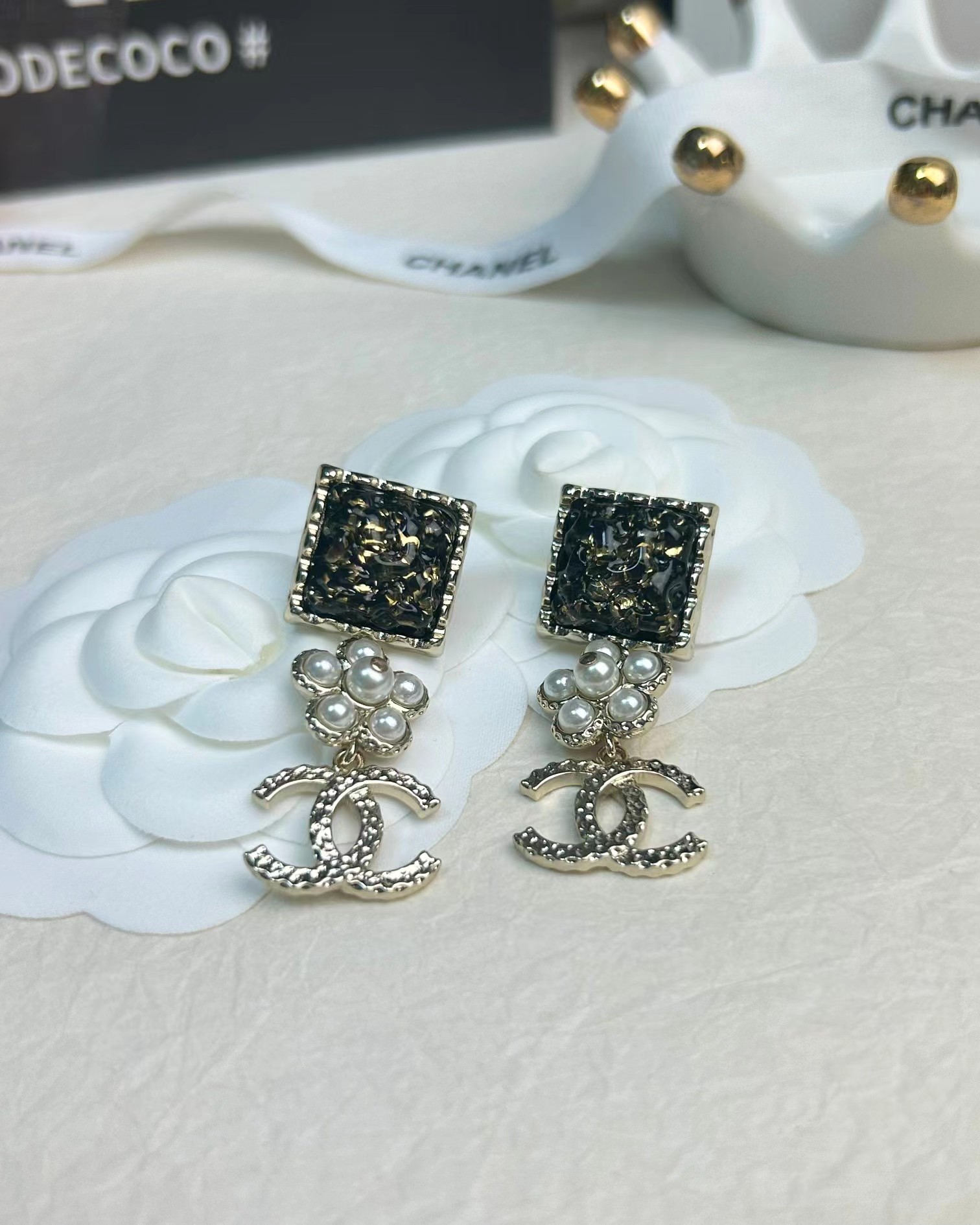 Chanel Pearl Flower Double C Dangle Earrings - Best Replica Jewelry™