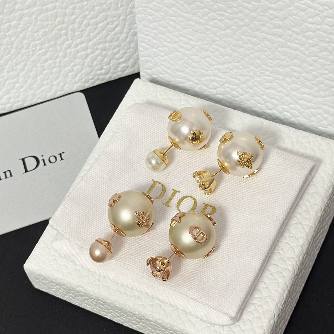 Dior New Two Pearls Stud Earrings - Best Replica Jewelry™